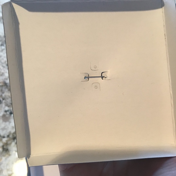 NWB Brooks Brothers Flower Broach - Picture 2 of 5